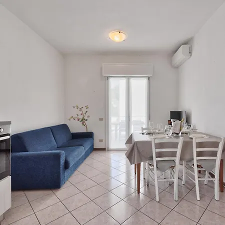 Jesolo, Terrazza Vicino Al Mare, 6 Posti Letto Appartamento *